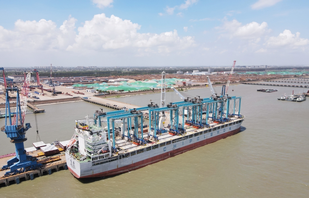 助力東非綠色港口發(fā)展！GENMA 10臺45噸鋰電RTG成功發(fā)運(圖1)