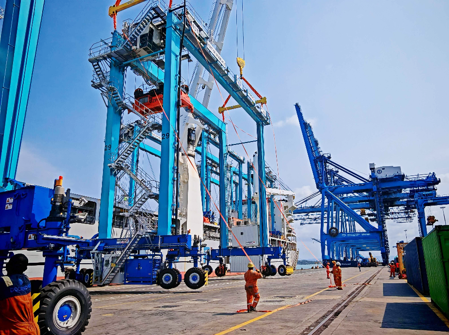 GENMA 10臺45噸混動RTG交付東非客戶,卓越履約能力持續(xù)贏得客戶信賴(圖1) GENMA 10臺45噸混動RTG交付東非客戶,卓越履約能力持續(xù)贏得客戶信賴(圖1)